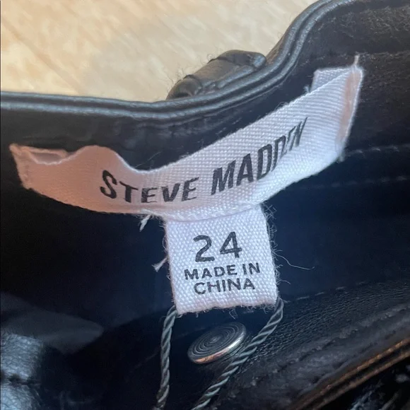 NWT Steve Madden woman’s faux leather Jean style black - Picture 3 of 8